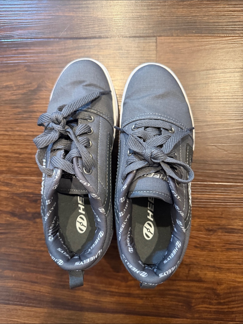Heelys kids Charcoal Gray Low-Top Skate Sneakers